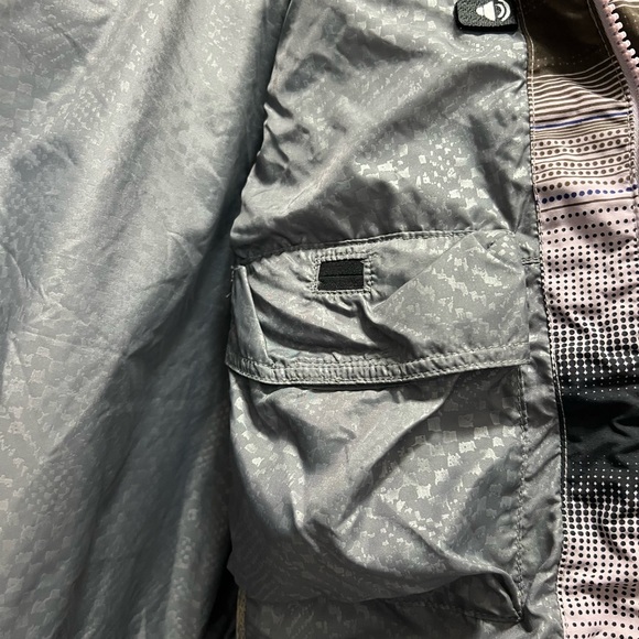 Vans Women’s Femme Coat for Snowboarding/Skiing/Staying warm - Picture 6 of 13